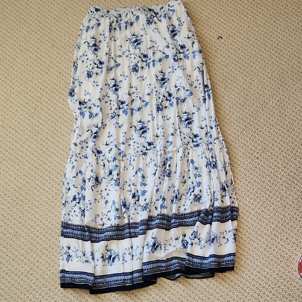 Francesca's Collections Blue Floral Maxi Skirt